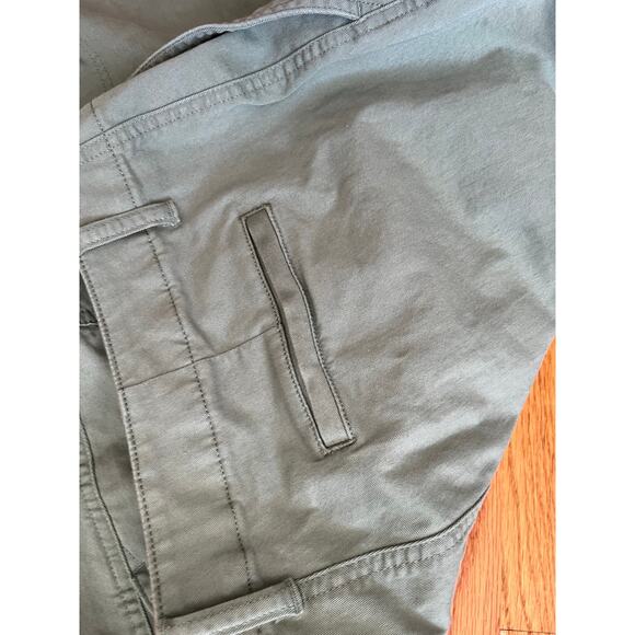 Lands' End green cargo pants 98% cotton 2% spandex 2 side pockets Size 14 - Picture 6 of 7